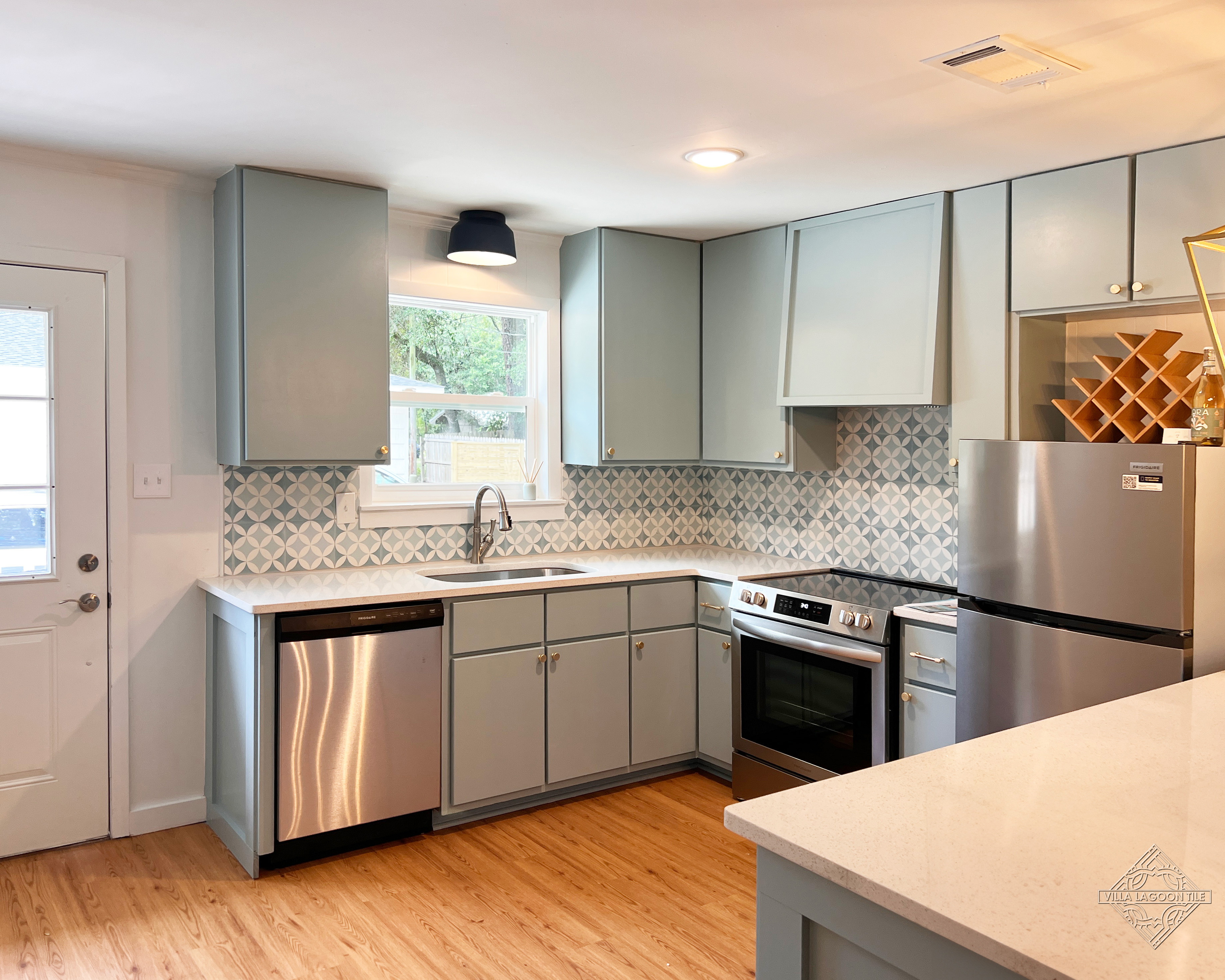 Coastal Sophistication: Circulos Cielo Kitchen