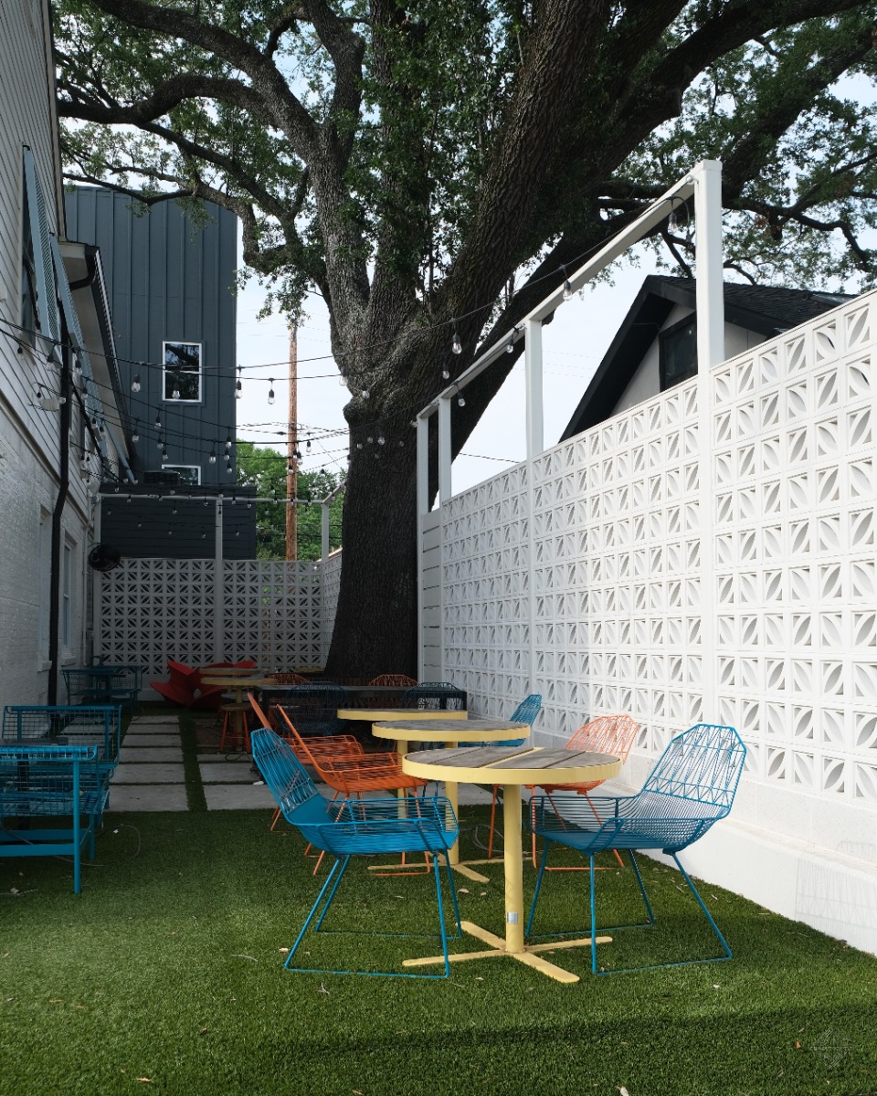 Modern Mid-Century Commercial Patio with White Breeze Block Privacy Walls