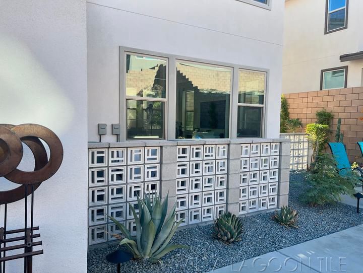 Palm Springs Pool Patio Breeze BlocksHero Photo thumbnail